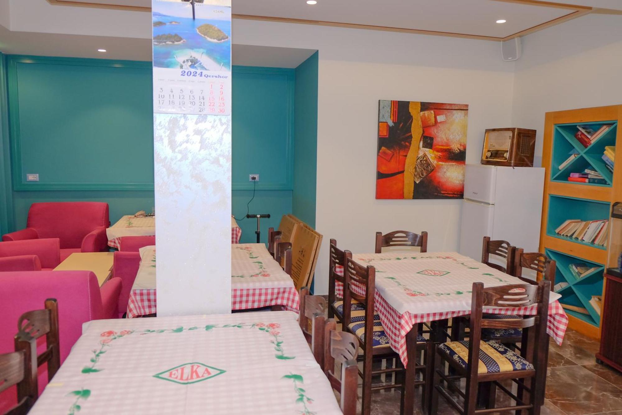 Laid Hotel Vlorë Екстериор снимка