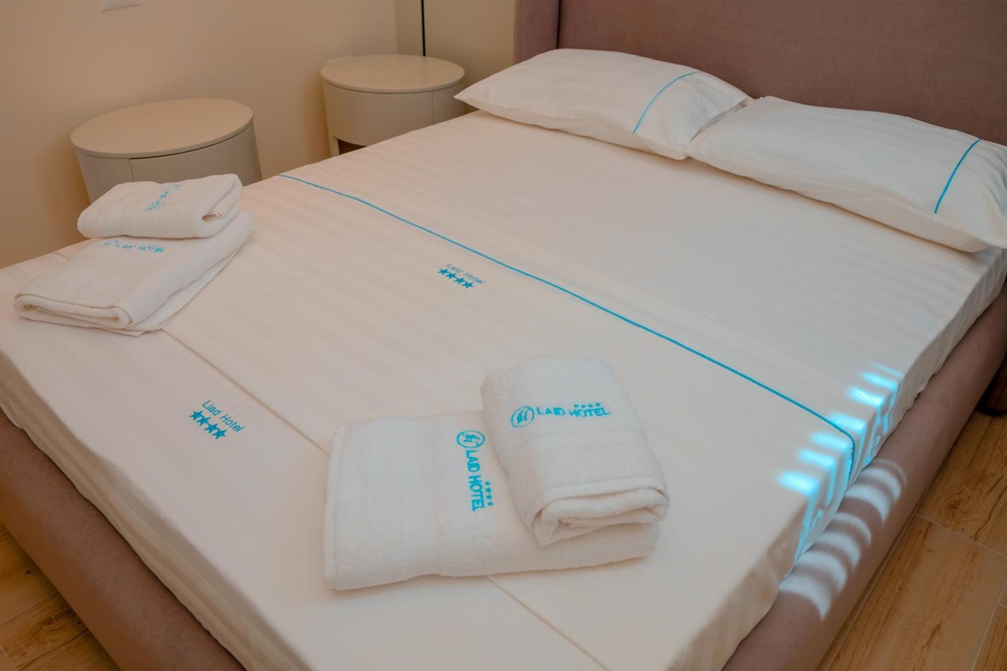 Laid Hotel Vlorë Екстериор снимка