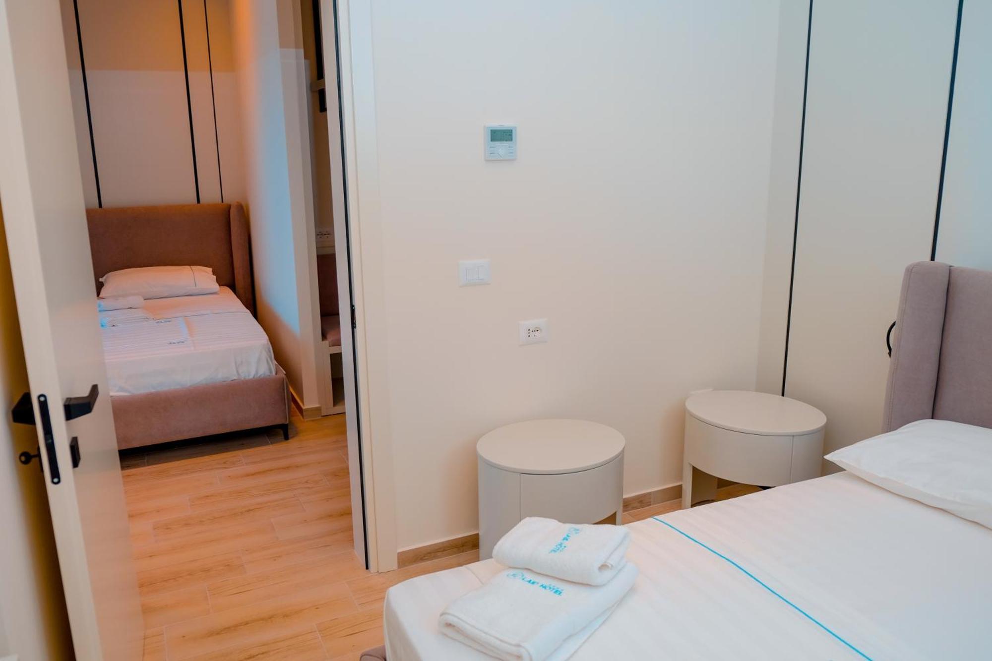 Laid Hotel Vlorë Екстериор снимка