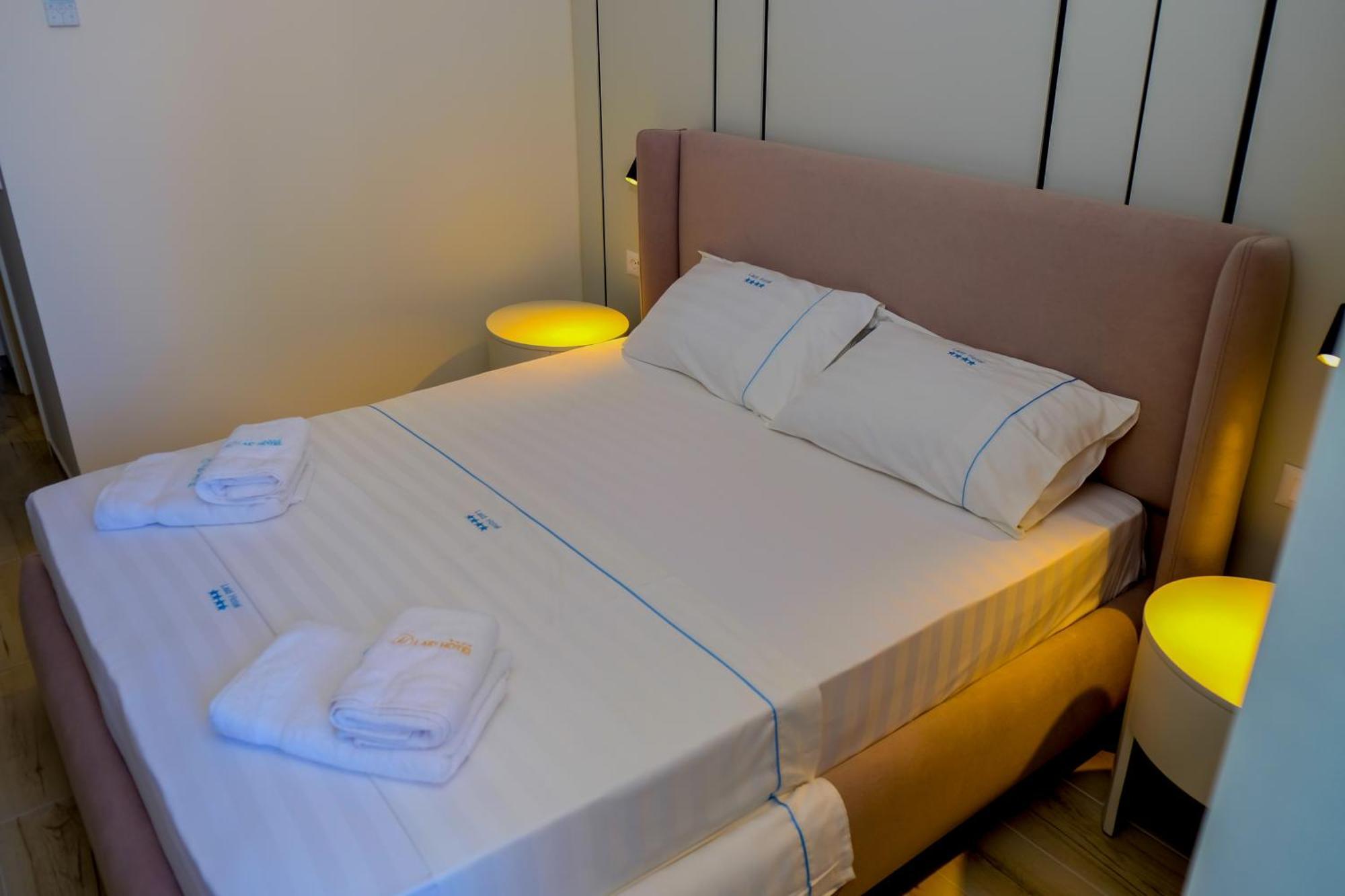 Laid Hotel Vlorë Екстериор снимка