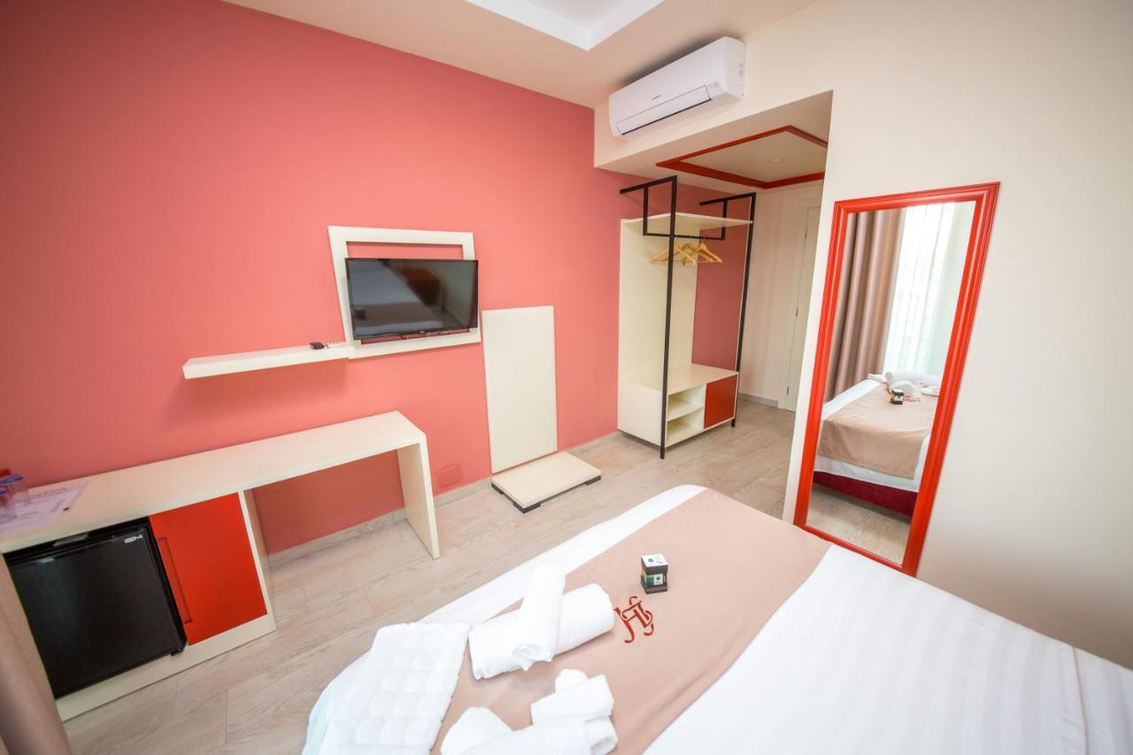 Laid Hotel Vlorë Екстериор снимка