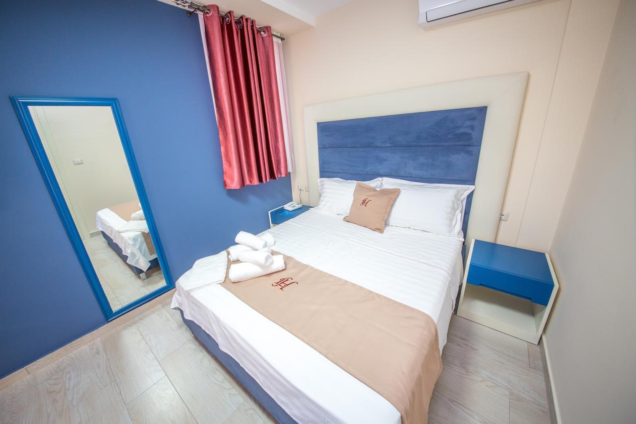 Laid Hotel Vlorë Екстериор снимка
