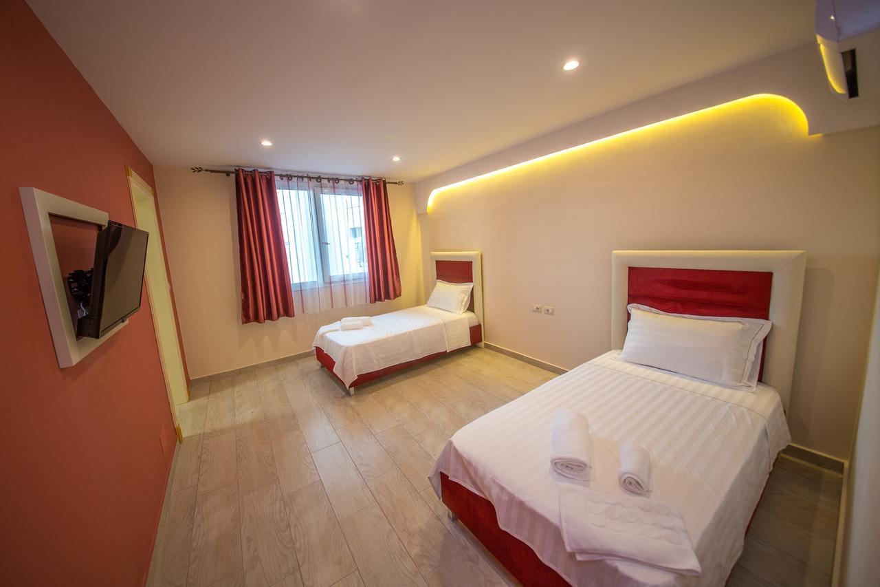Laid Hotel Vlorë Екстериор снимка