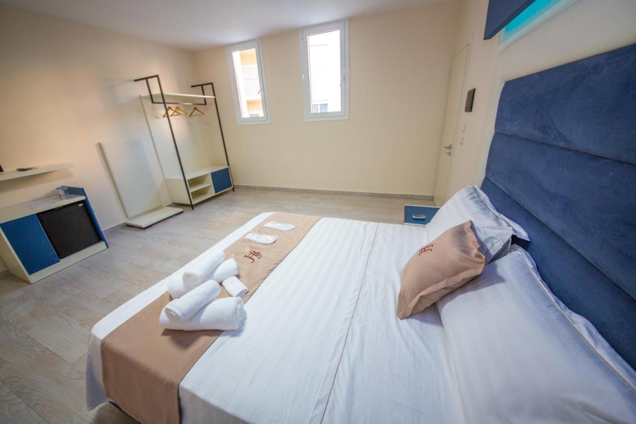 Laid Hotel Vlorë Екстериор снимка