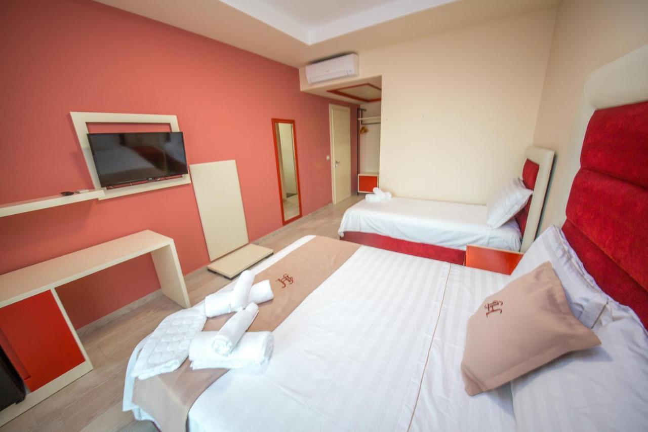 Laid Hotel Vlorë Екстериор снимка