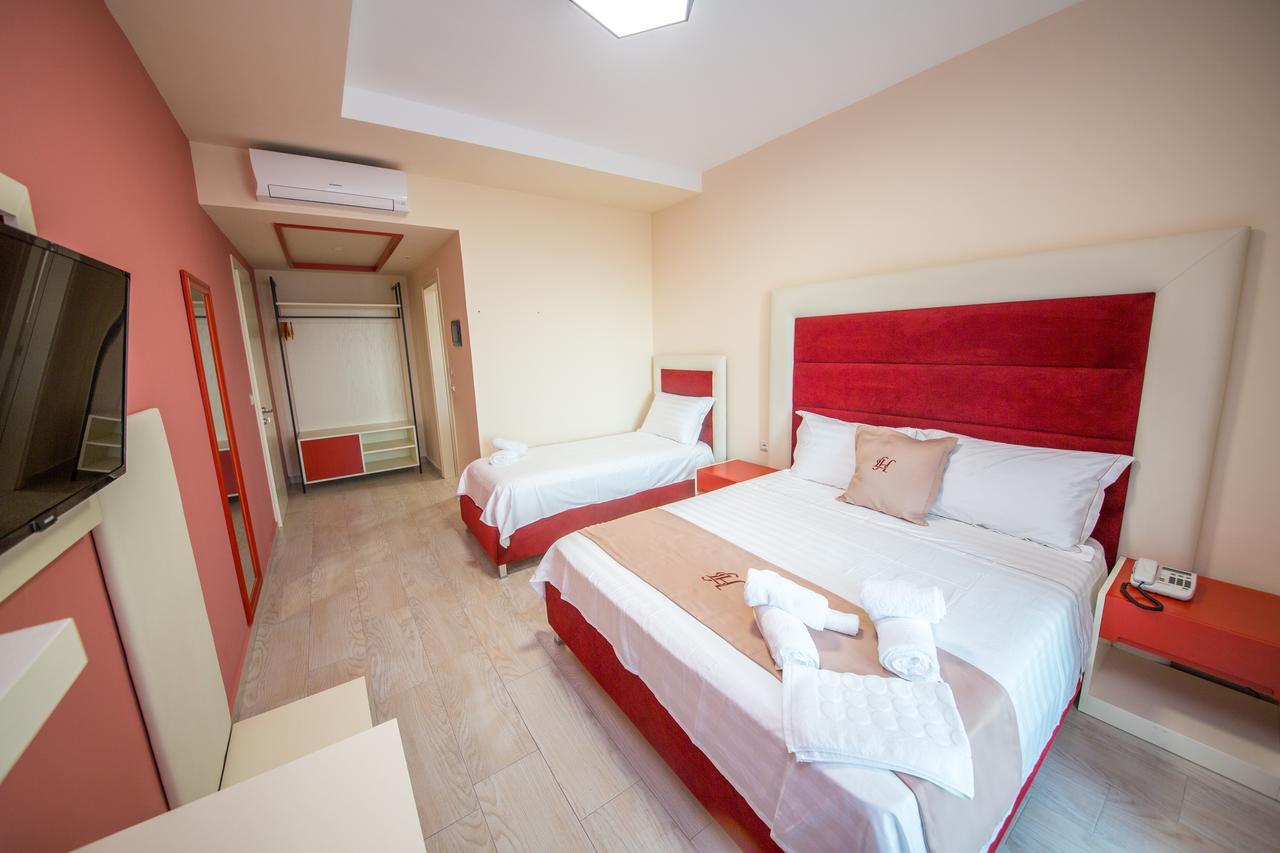Laid Hotel Vlorë Екстериор снимка