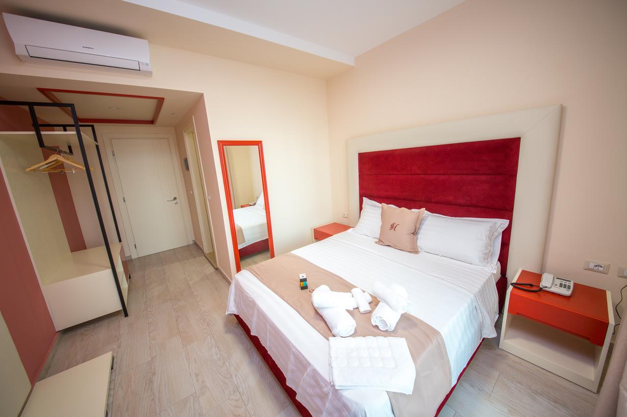 Laid Hotel Vlorë Екстериор снимка