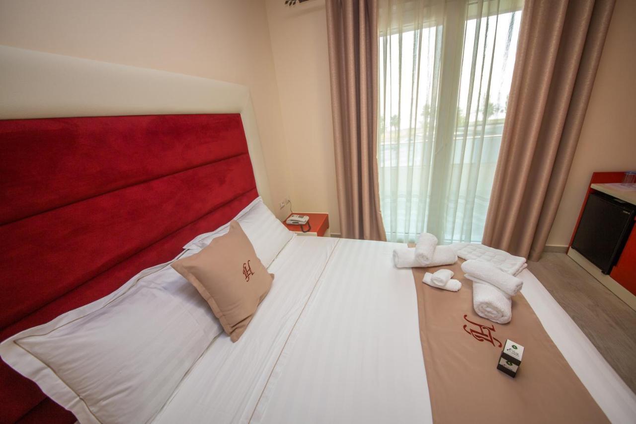 Laid Hotel Vlorë Екстериор снимка