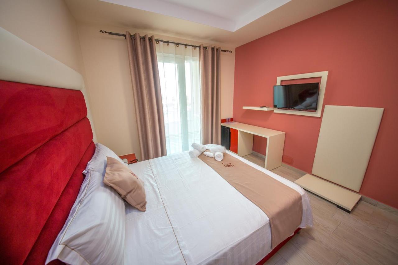 Laid Hotel Vlorë Екстериор снимка