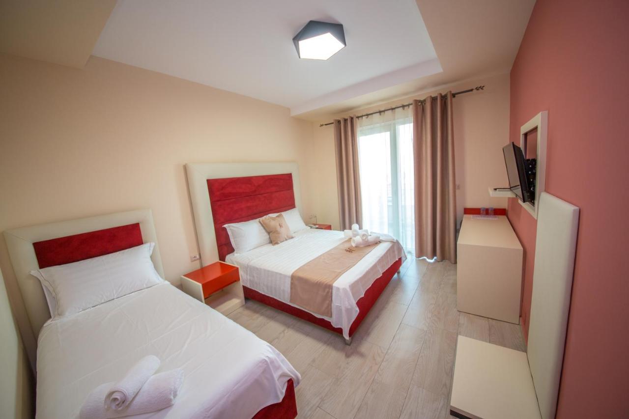 Laid Hotel Vlorë Екстериор снимка