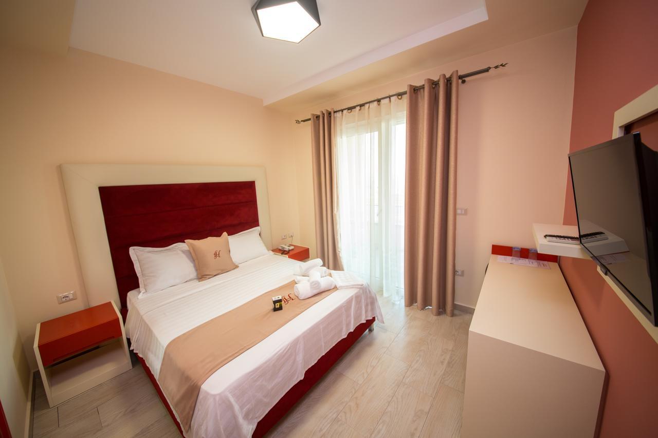 Laid Hotel Vlorë Екстериор снимка